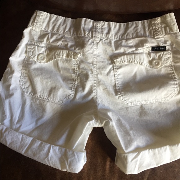 Shorts - Picture 3 of 3